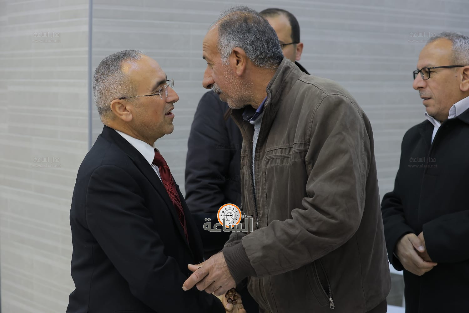 Madar Al-Saa Images 0.6208609824641553