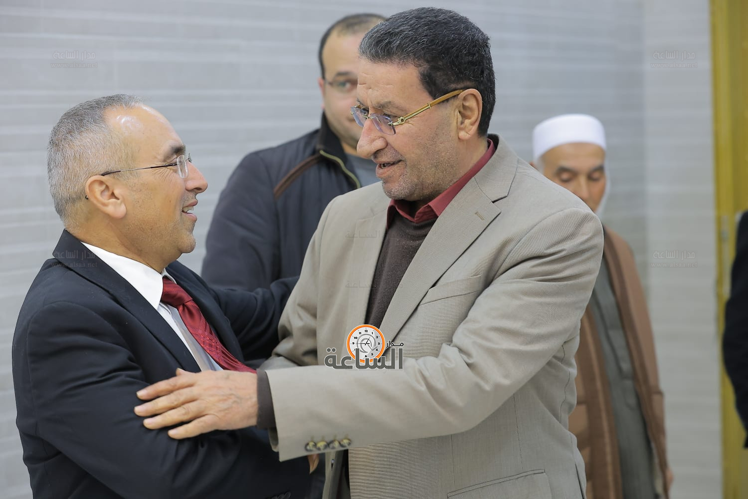 Madar Al-Saa Images 0.9753830163649377