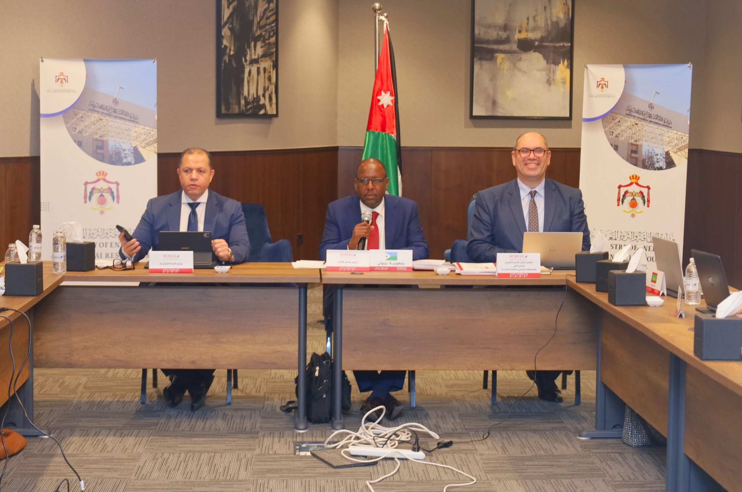 Madar Al-Saa Images 0.9468058147202946