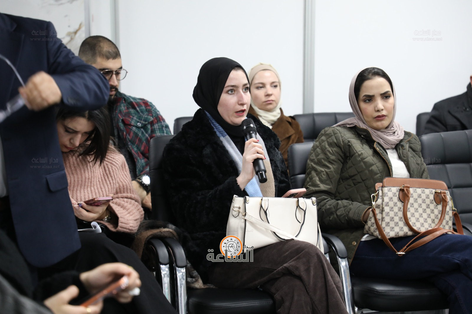 Madar Al-Saa Images 0.474585730379267