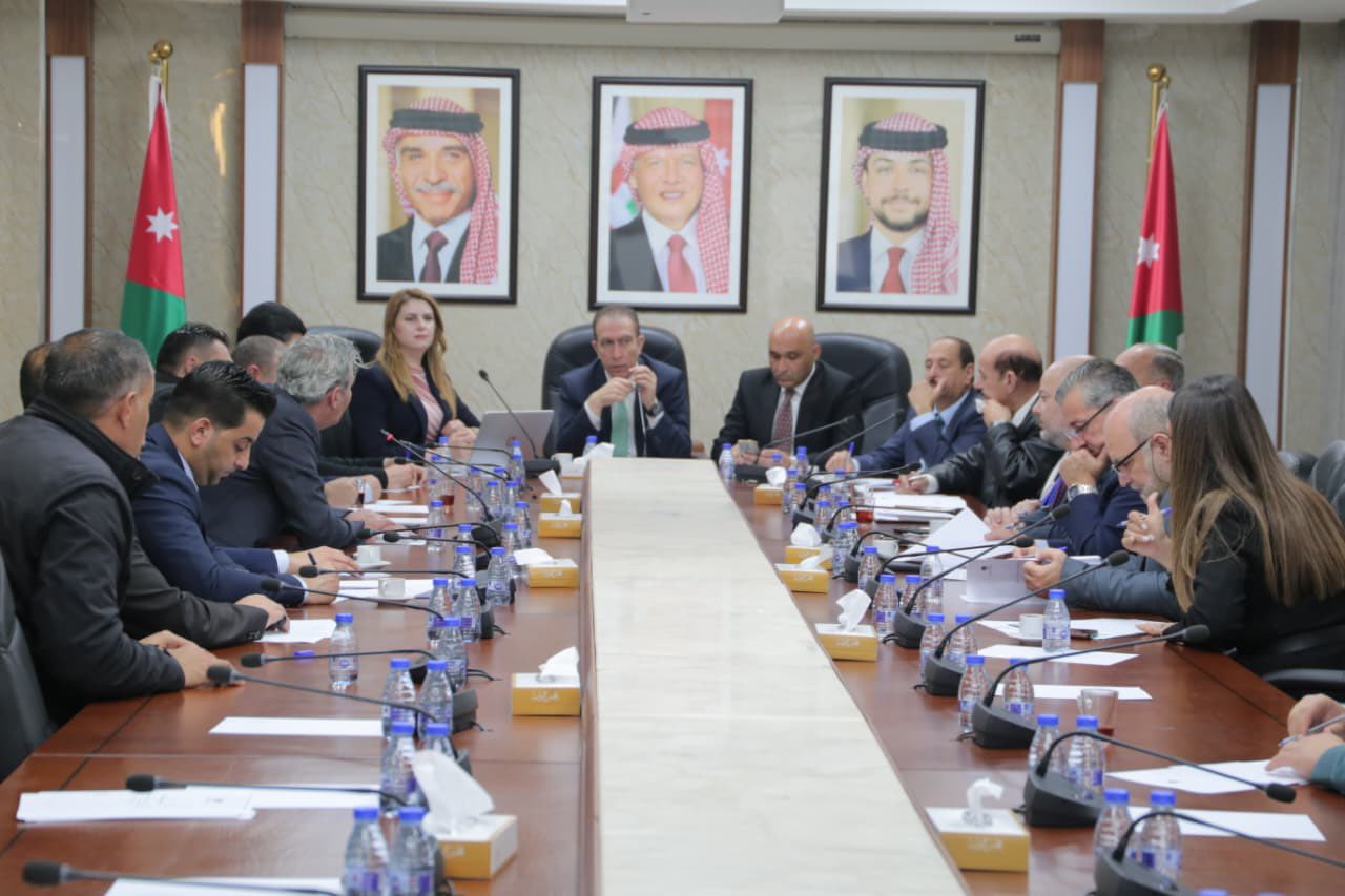 Madar Al-Saa Images 0.7469616724165424