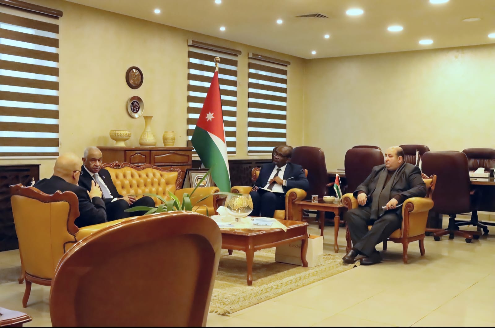 Madar Al-Saa Images 0.07036314266814658