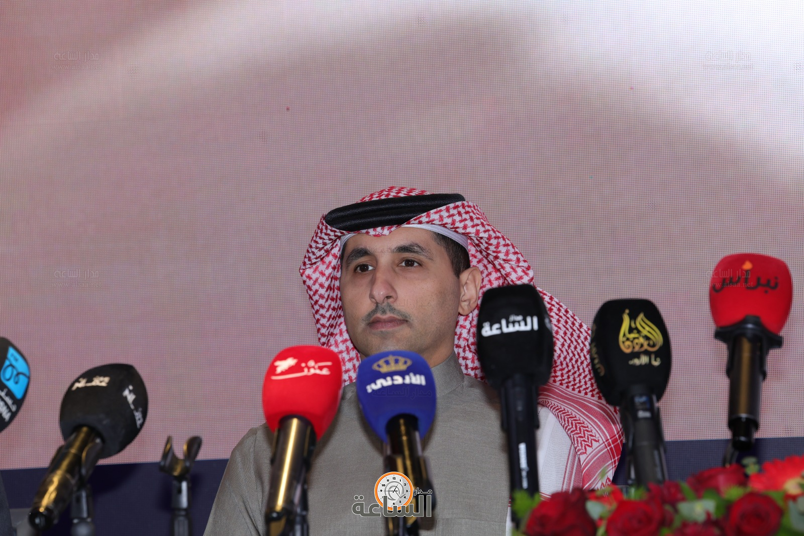 Madar Al-Saa Images 0.44926358404846745