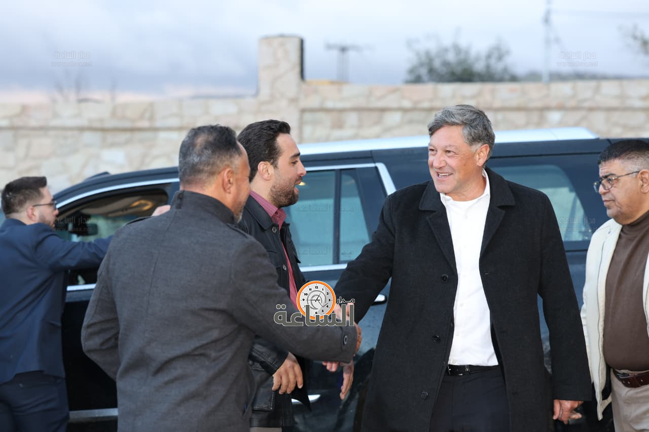 Madar Al-Saa Images 0.9213596465457168