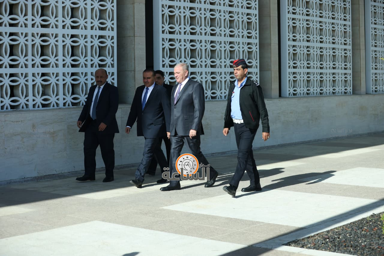 Madar Al-Saa Images 0.25199073747678635