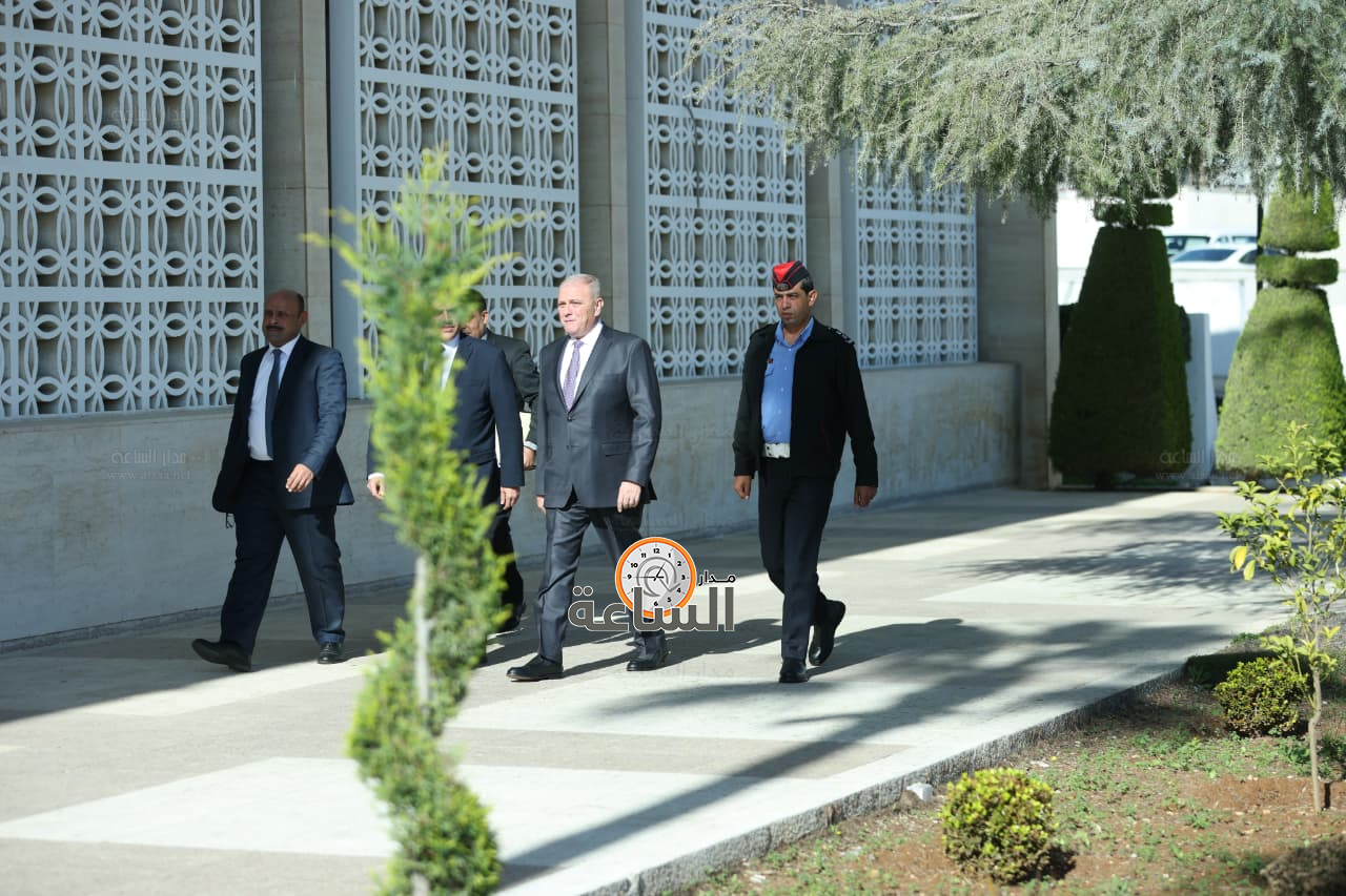 Madar Al-Saa Images 0.6055309732473751