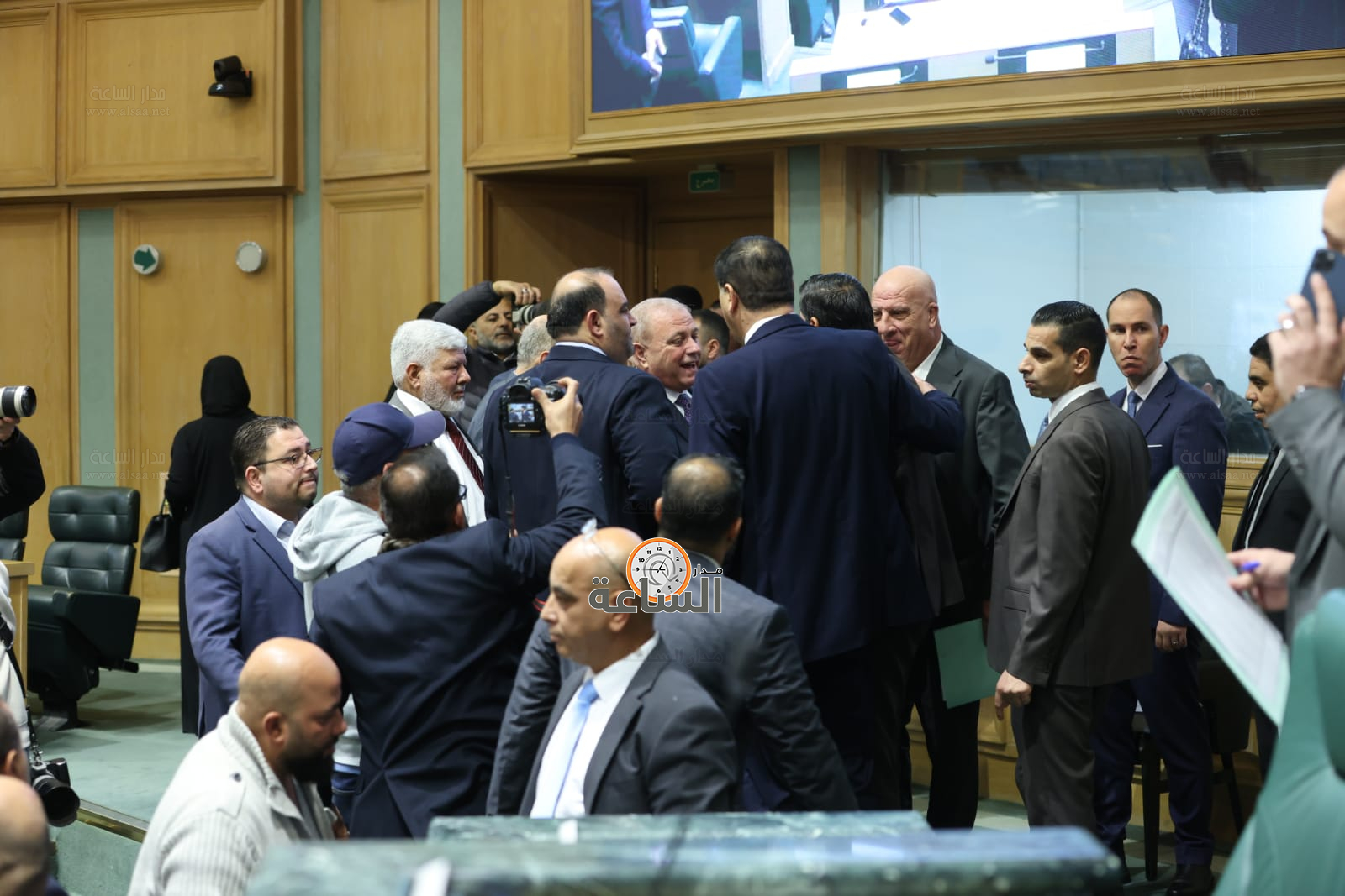 Madar Al-Saa Images 0.9203118528588734