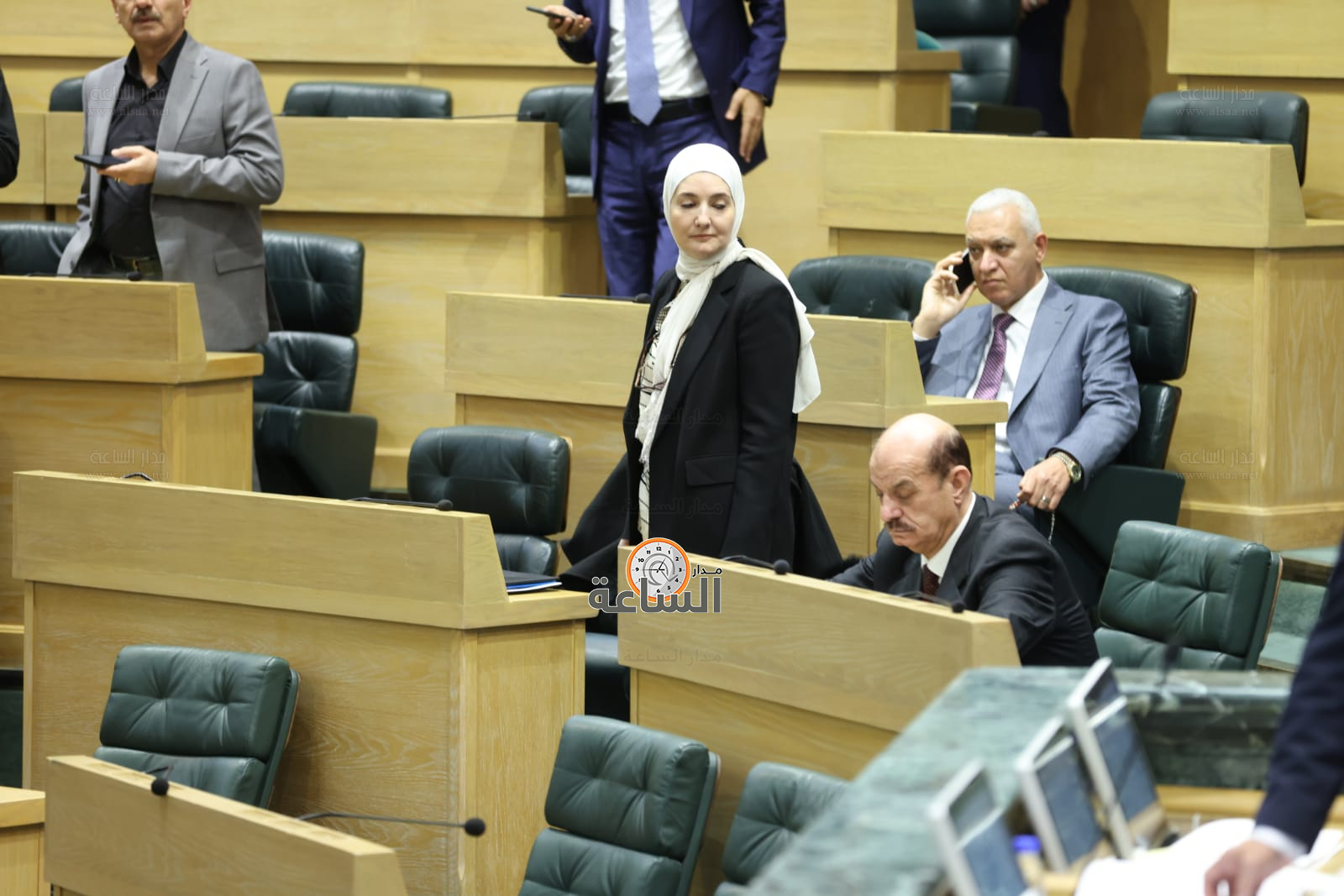 Madar Al-Saa Images 0.3982888848854589