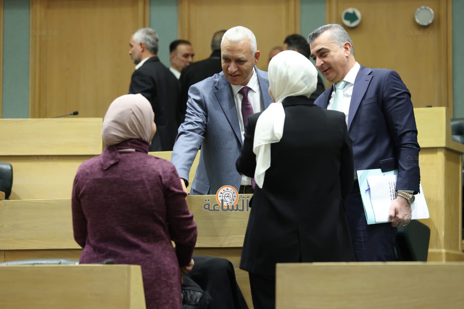 Madar Al-Saa Images 0.1281345572943252