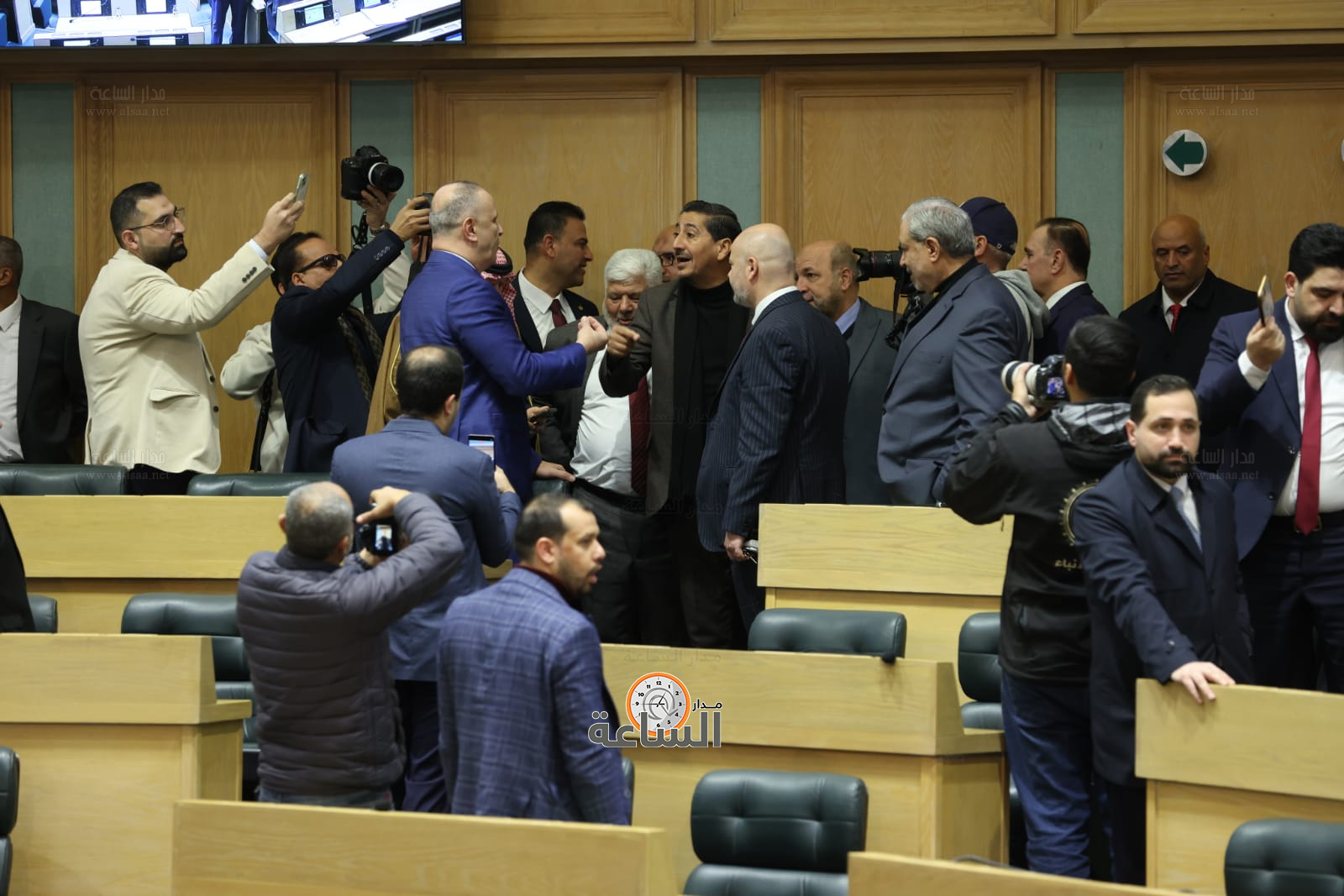 Madar Al-Saa Images 0.6192070606468595