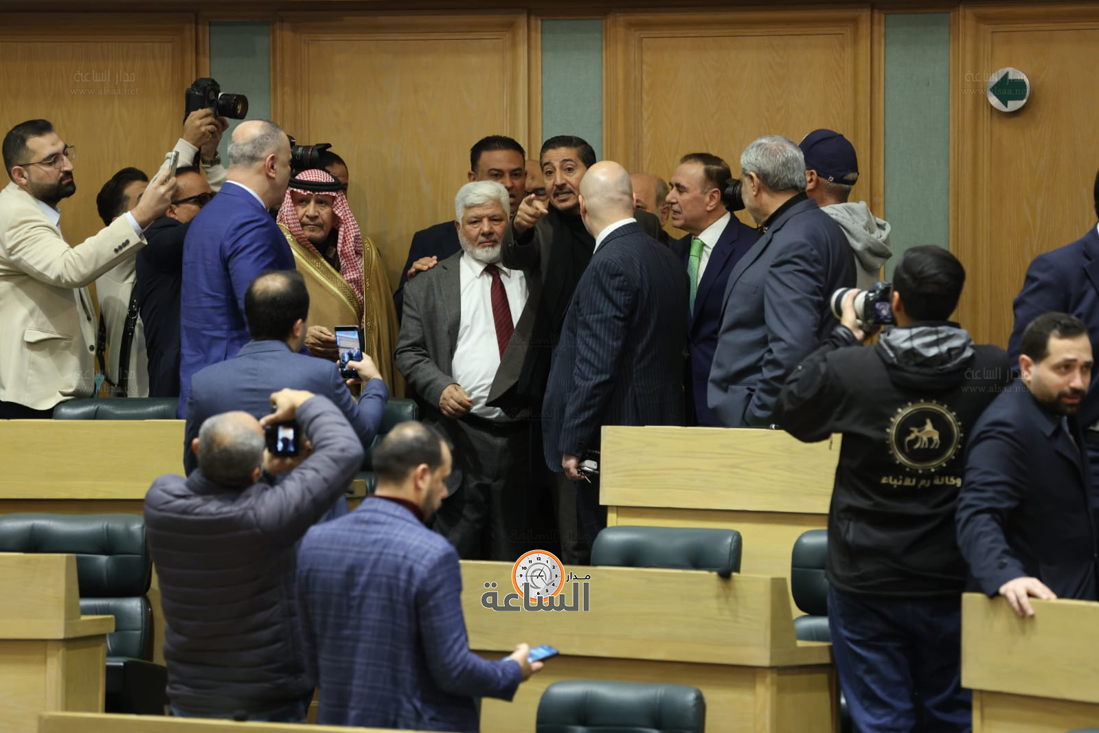 Madar Al-Saa Images 0.09155980953964182