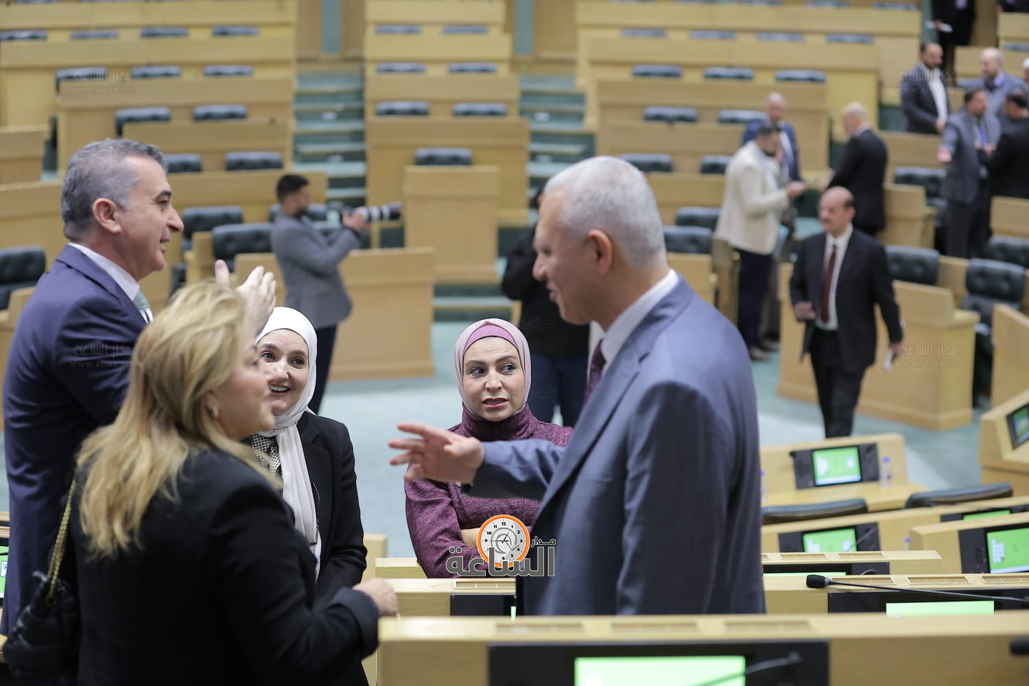 Madar Al-Saa Images 0.04049258307285675