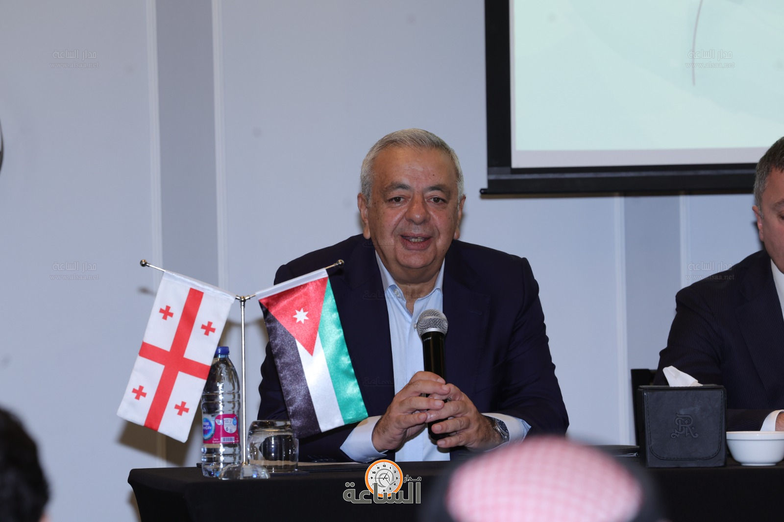 Madar Al-Saa Images 0.905414489484775