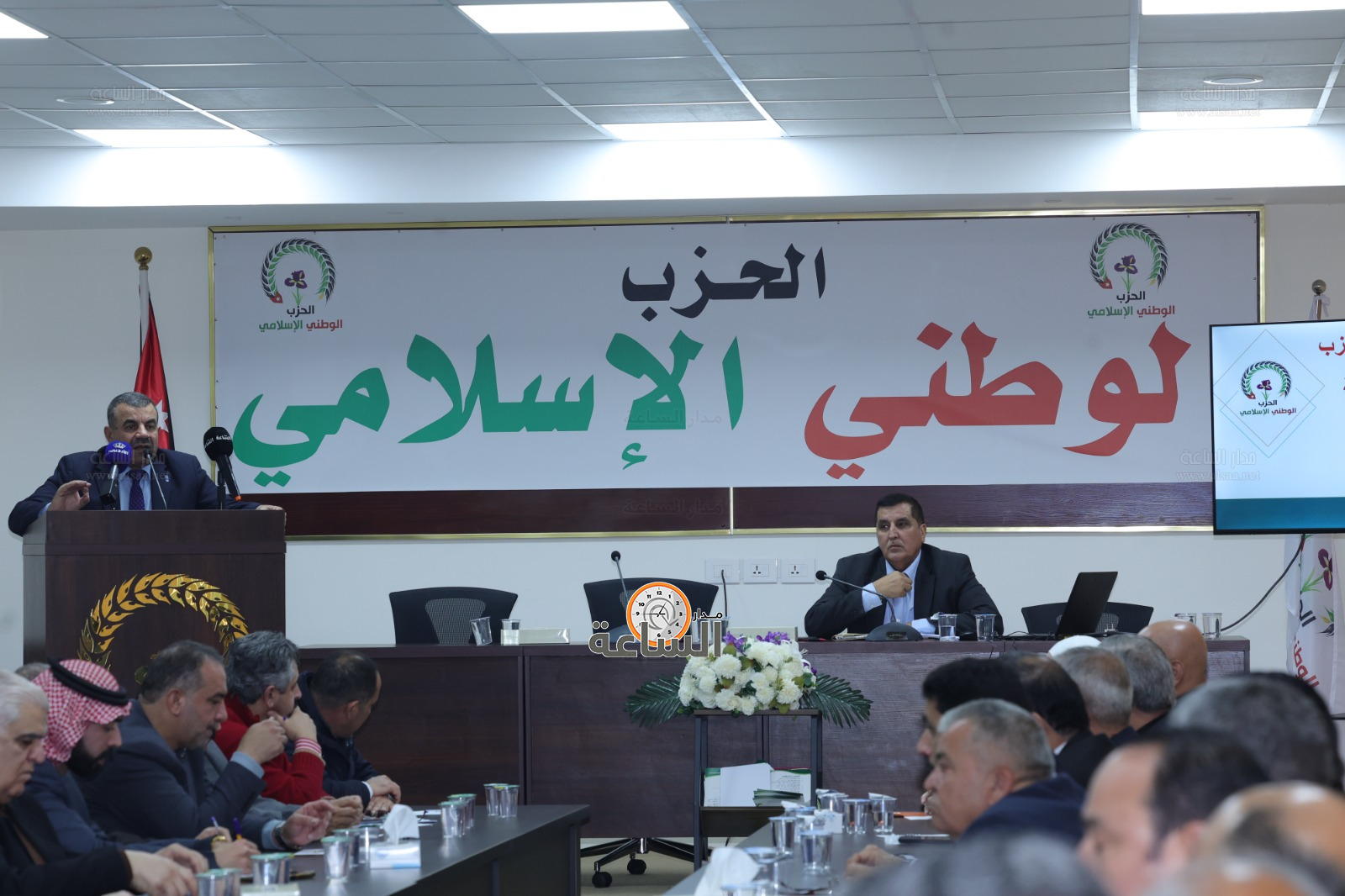 Madar Al-Saa Images 0.49947529289186055