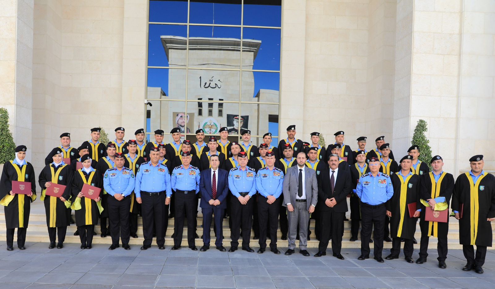 Madar Al-Saa Images 0.19951903136453386