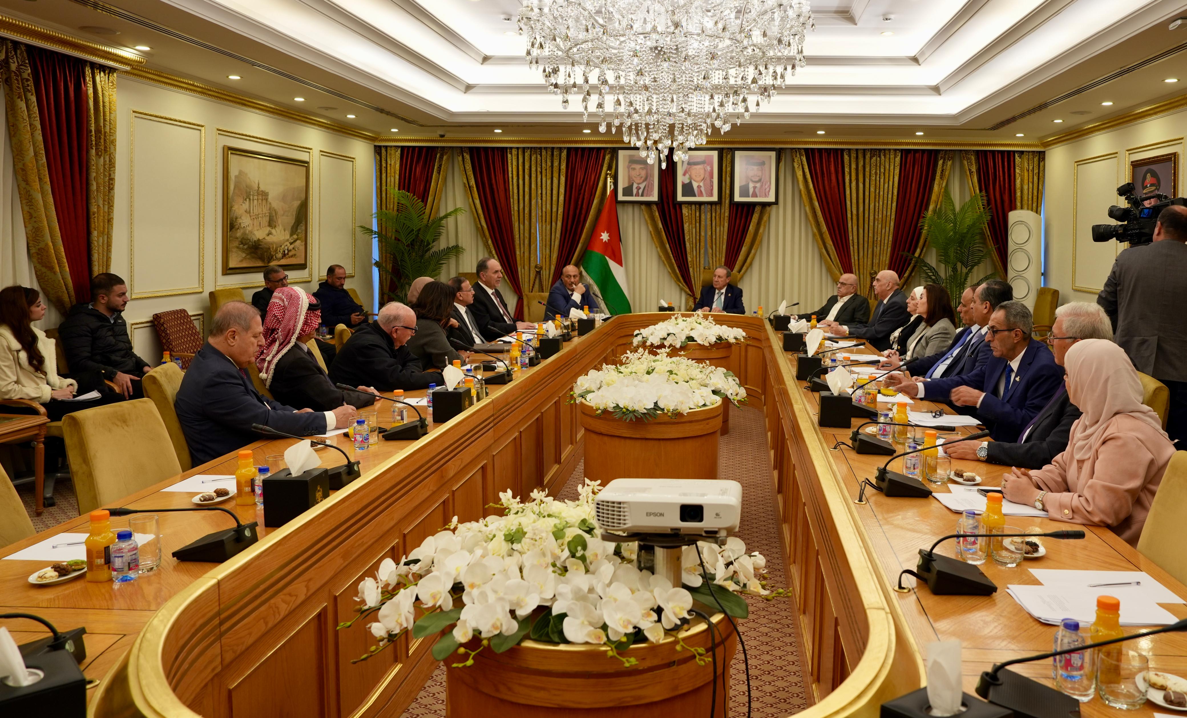 Madar Al-Saa Images 0.8936173532557617