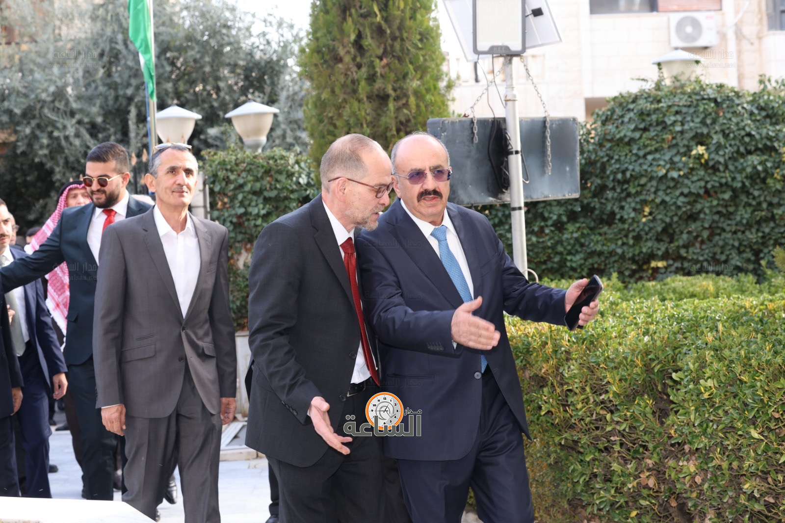 Madar Al-Saa Images 0.6417777382104323