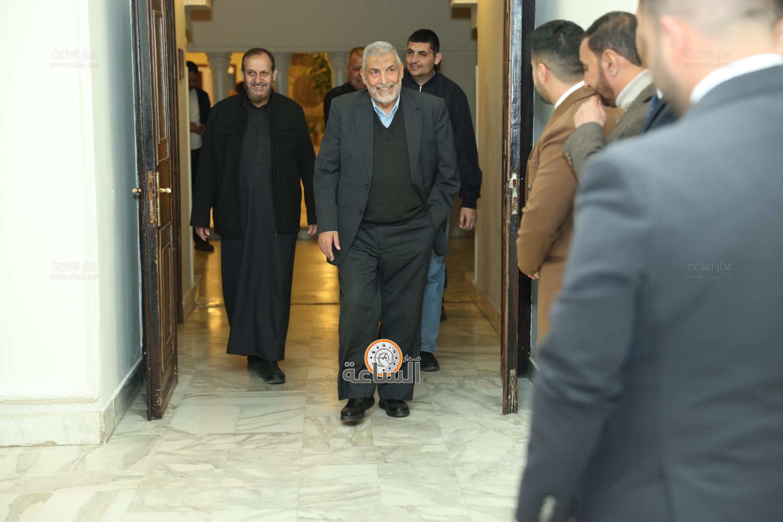 Madar Al-Saa Images 0.04388328393675556