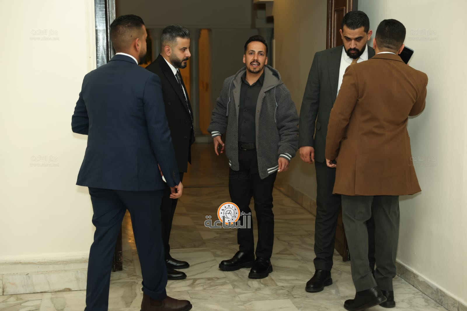 Madar Al-Saa Images 0.042675359323483875