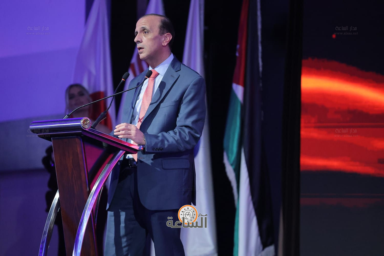 Madar Al-Saa Images 0.13367359122237654