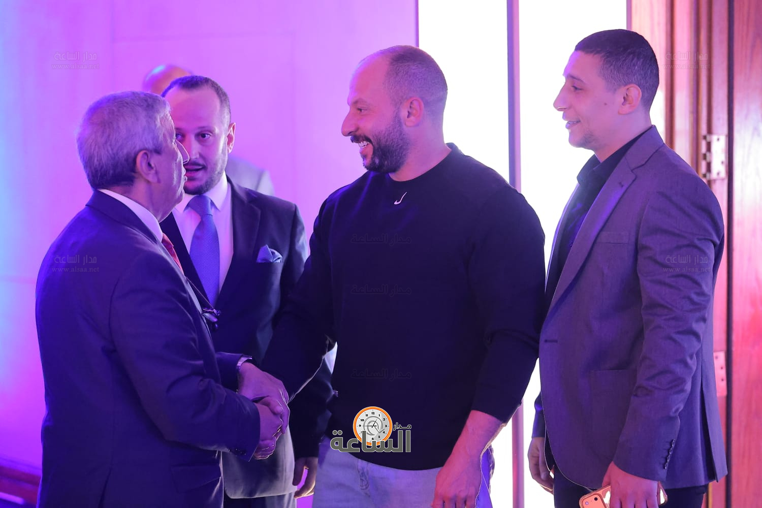 Madar Al-Saa Images 0.3561424135939091