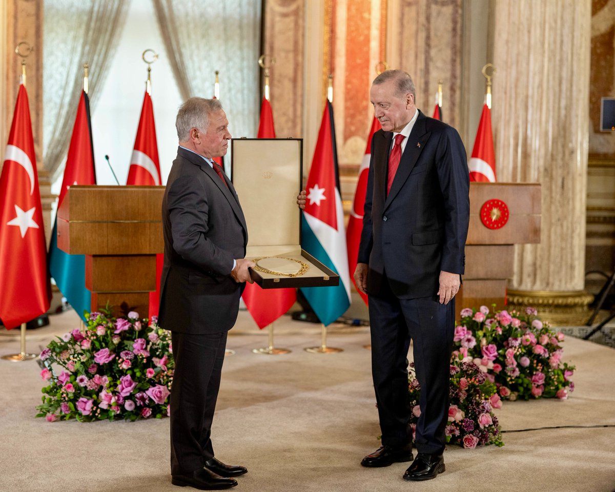 Madar Al-Saa Images 0.359390707886149