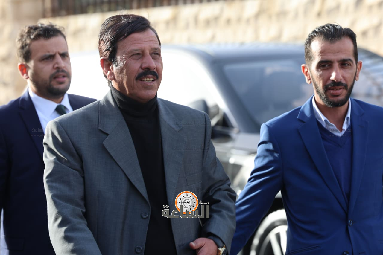 Madar Al-Saa Images 0.673139920444917