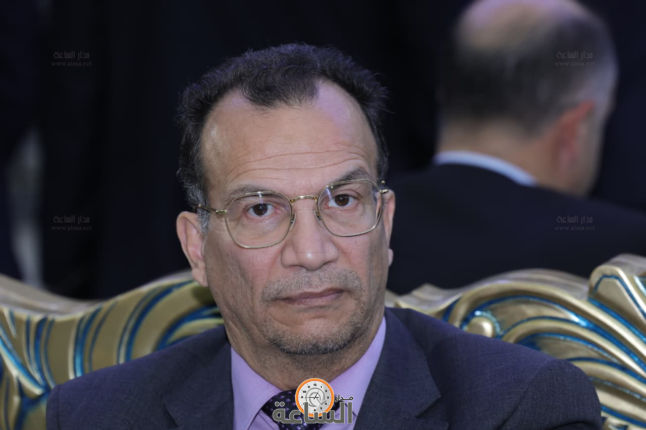 Madar Al-Saa Images 0.9739159059252231