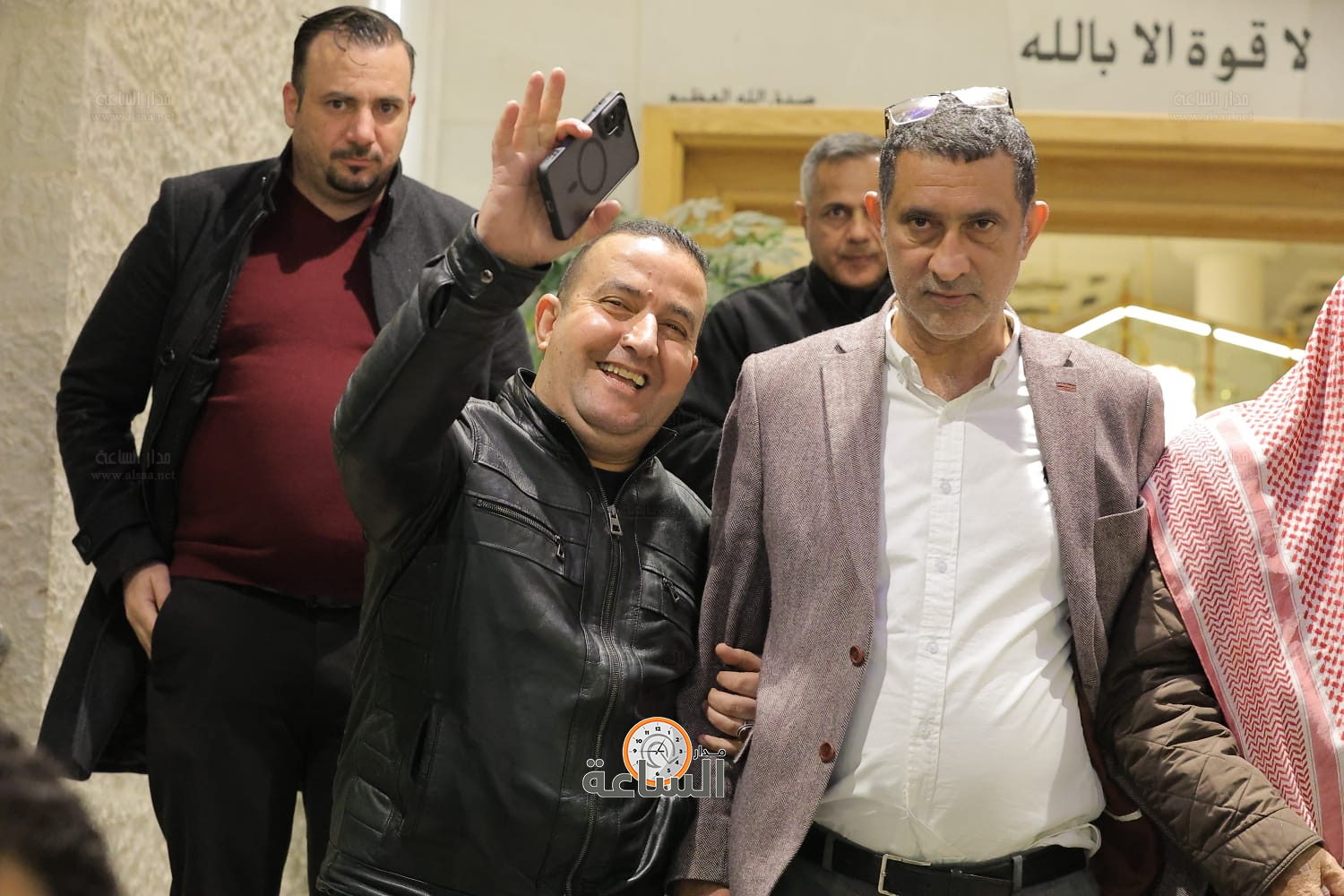 Madar Al-Saa Images 0.4553990161148239