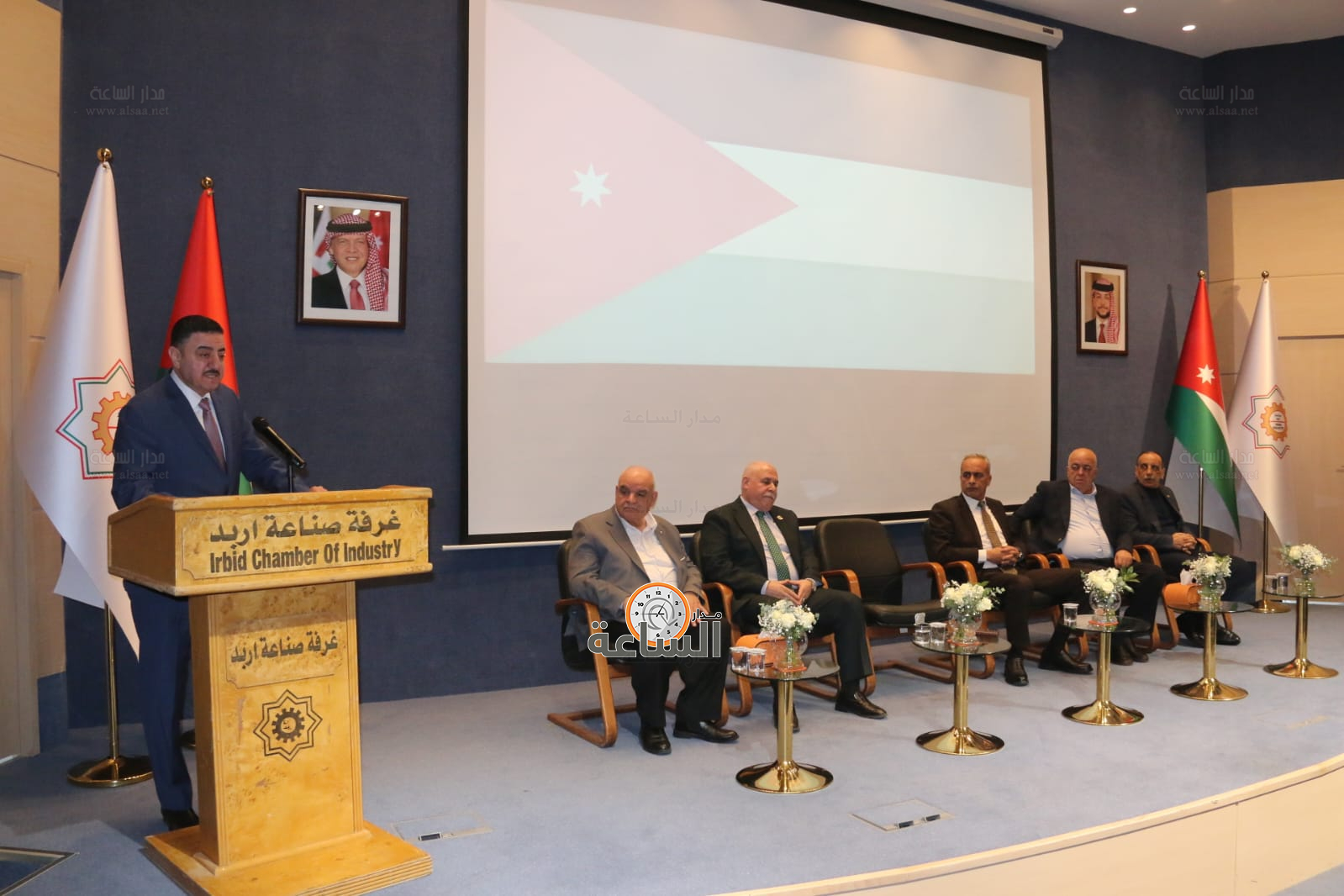 Madar Al-Saa Images 0.4292563088331951