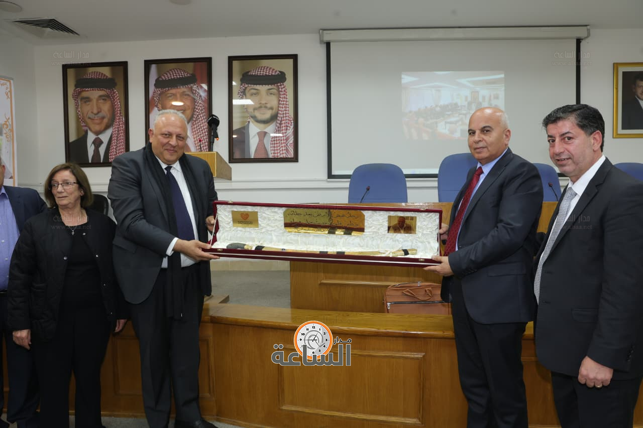 Madar Al-Saa Images 0.9184749241983327