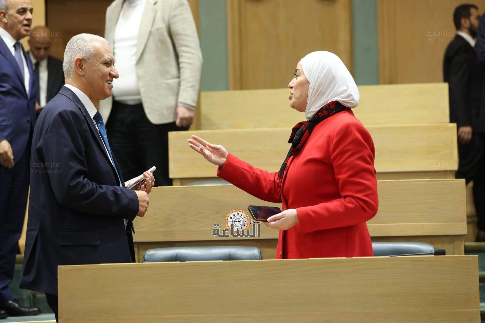 Madar Al-Saa Images 0.5384391860807356