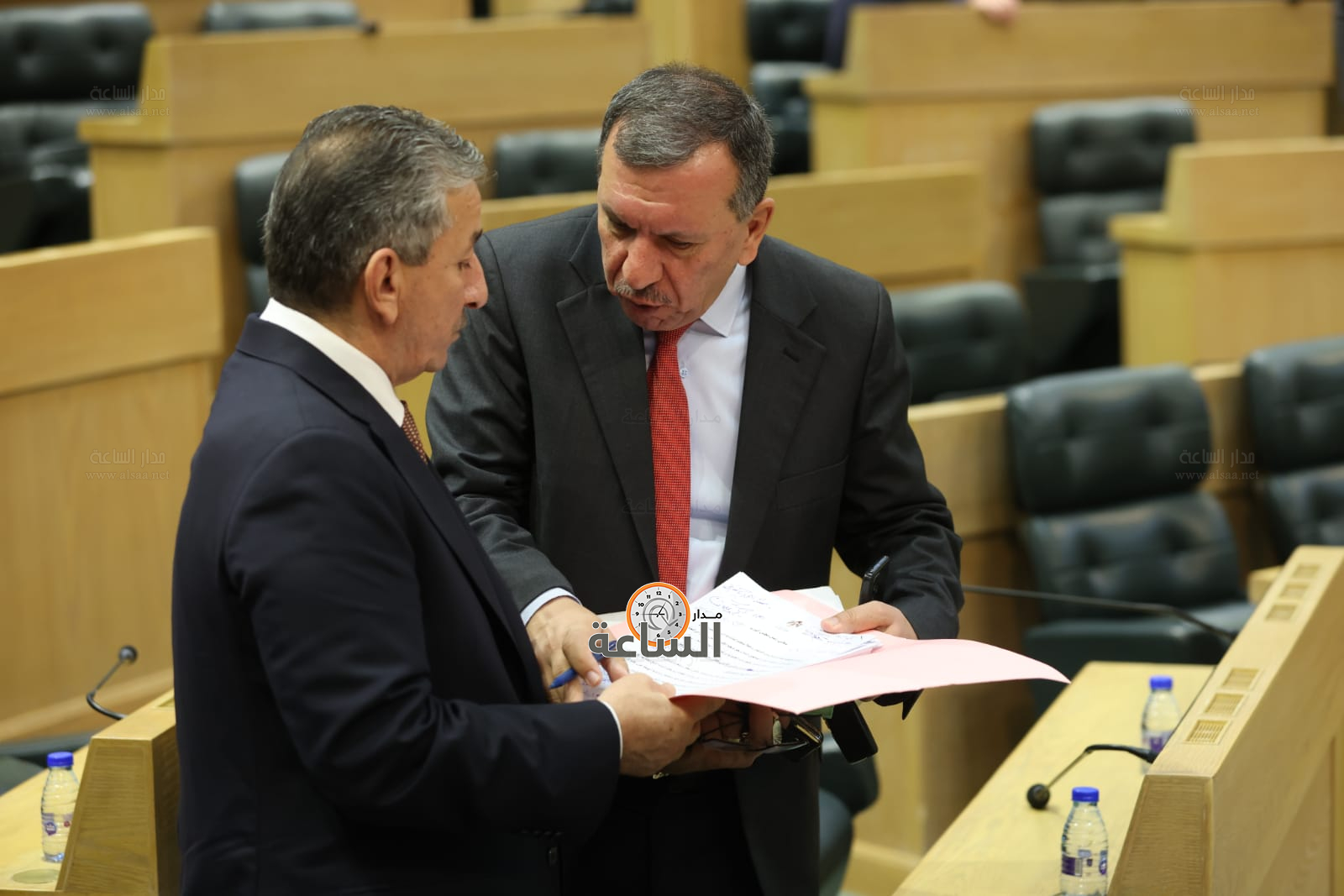 Madar Al-Saa Images 0.9771904903632647