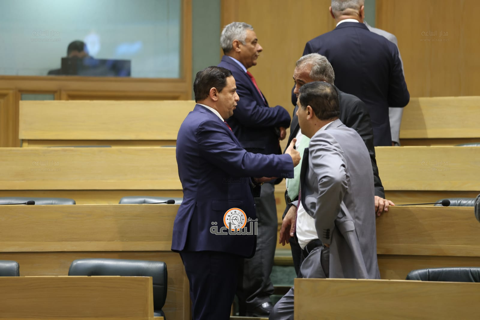 Madar Al-Saa Images 0.7507456659988585