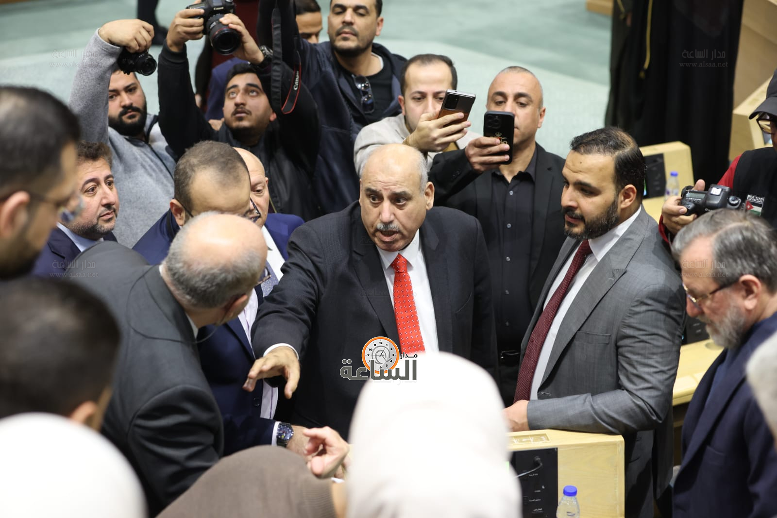 Madar Al-Saa Images 0.25675263295930373