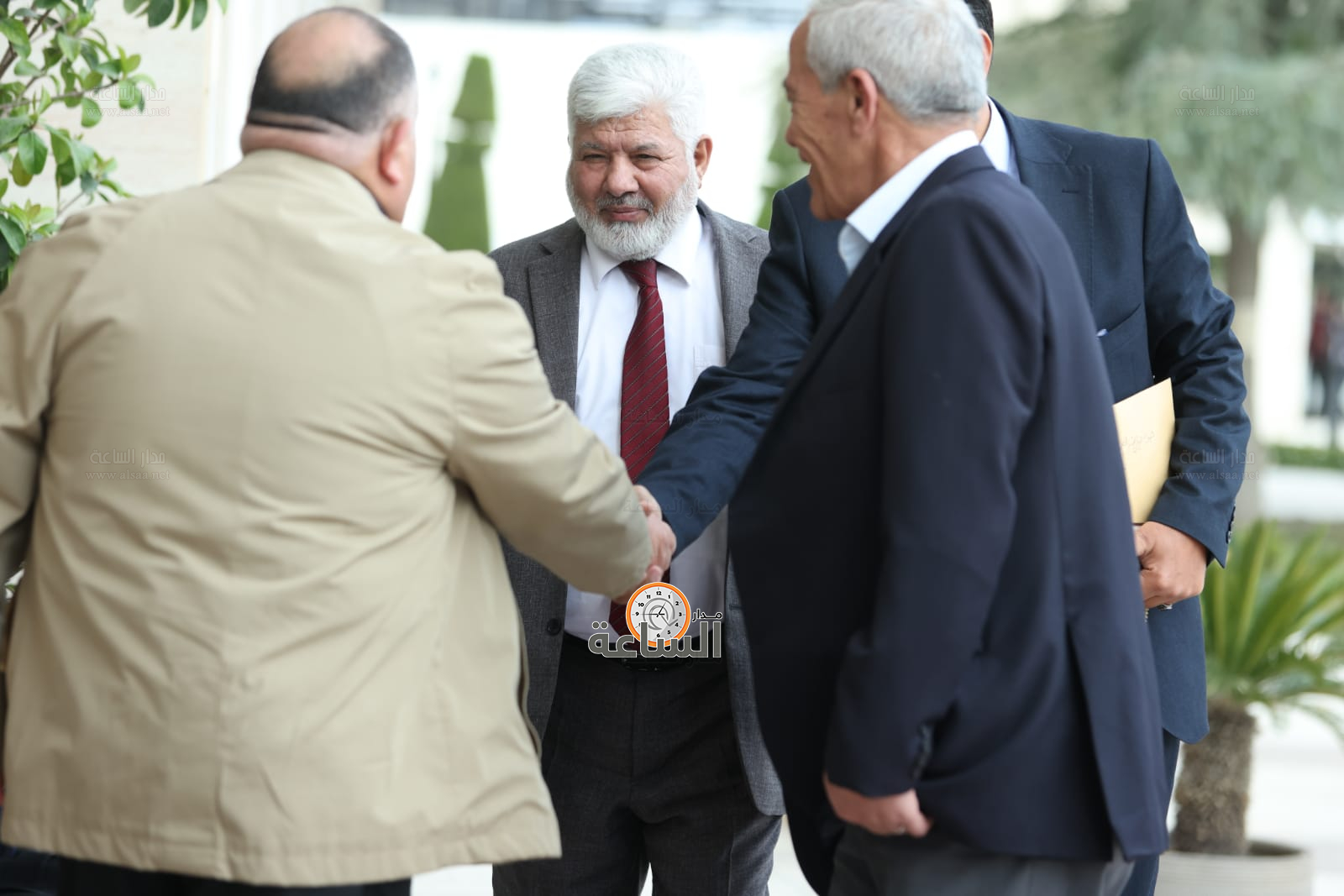 Madar Al-Saa Images 0.4389124405944994