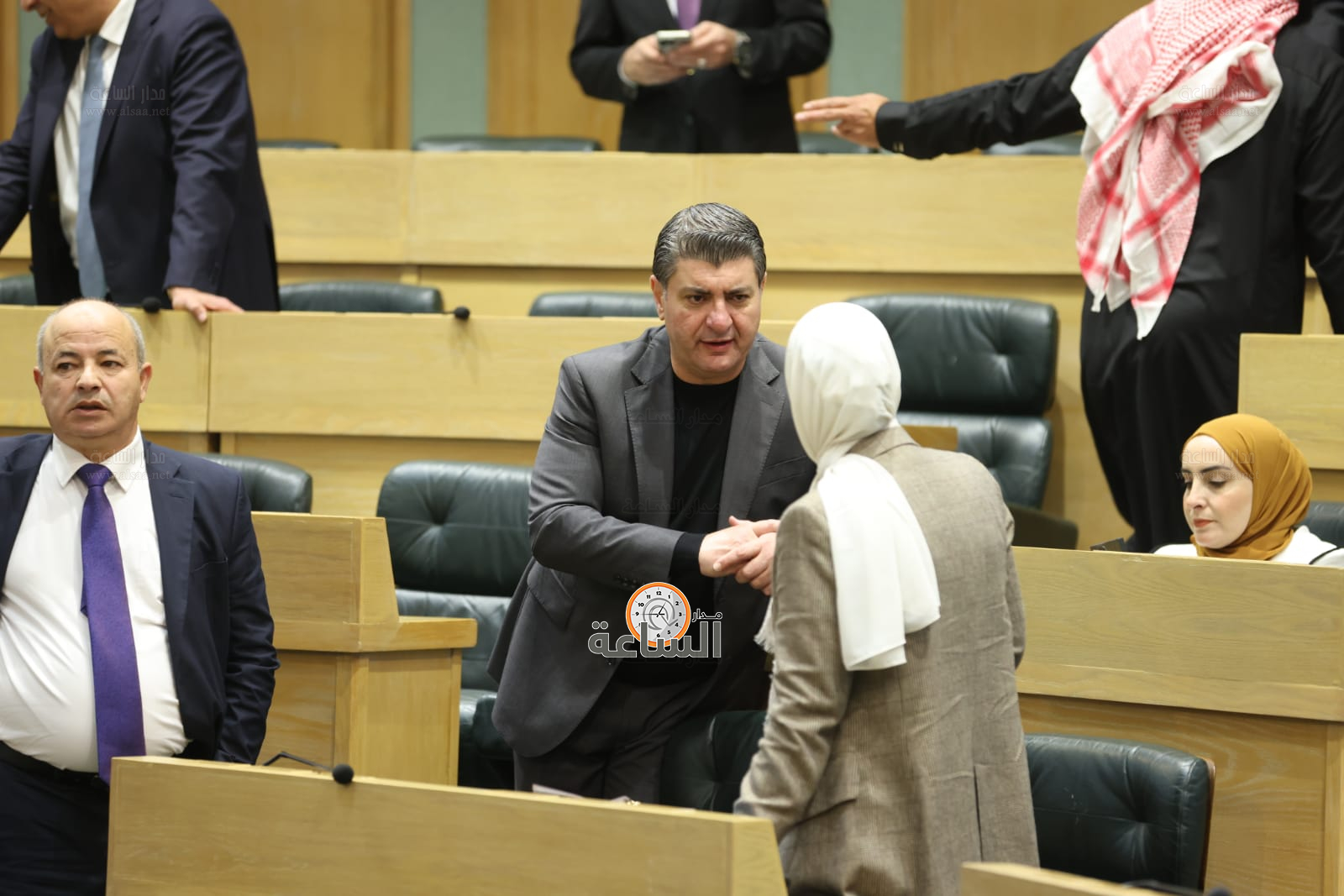 Madar Al-Saa Images 0.8729678271588801