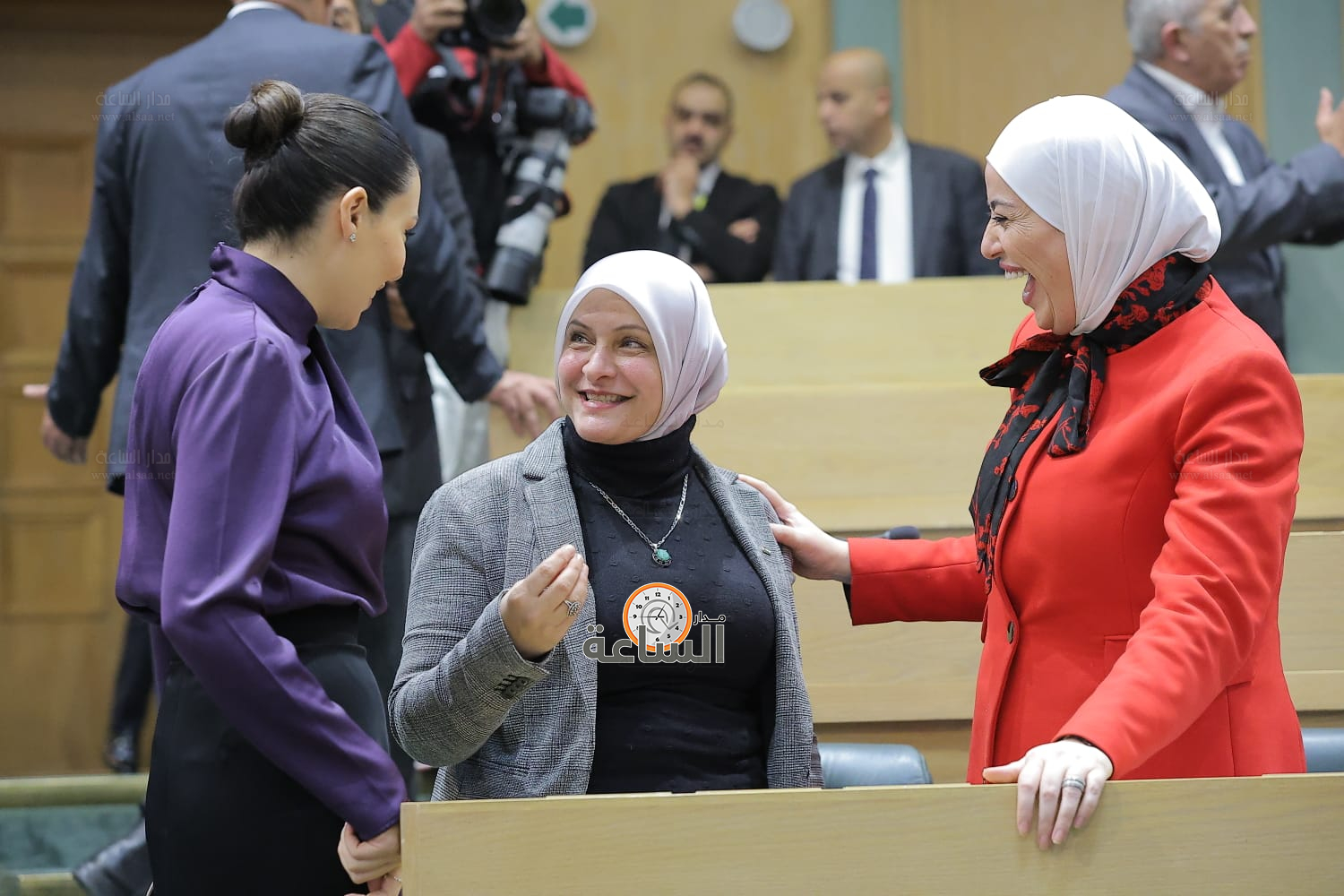 Madar Al-Saa Images 0.843226354310809