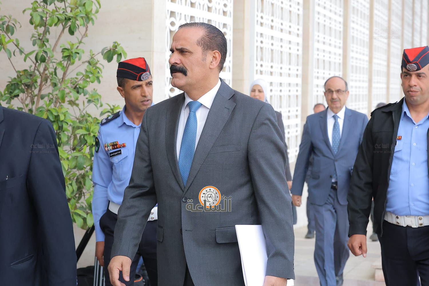 Madar Al-Saa Images 0.16991686268360662