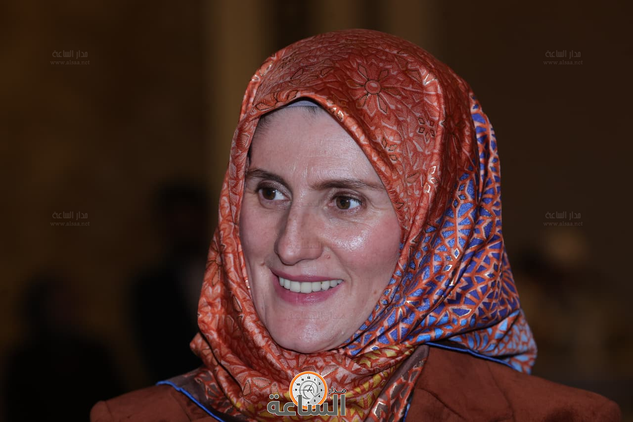 Madar Al-Saa Images 0.9833246610816632