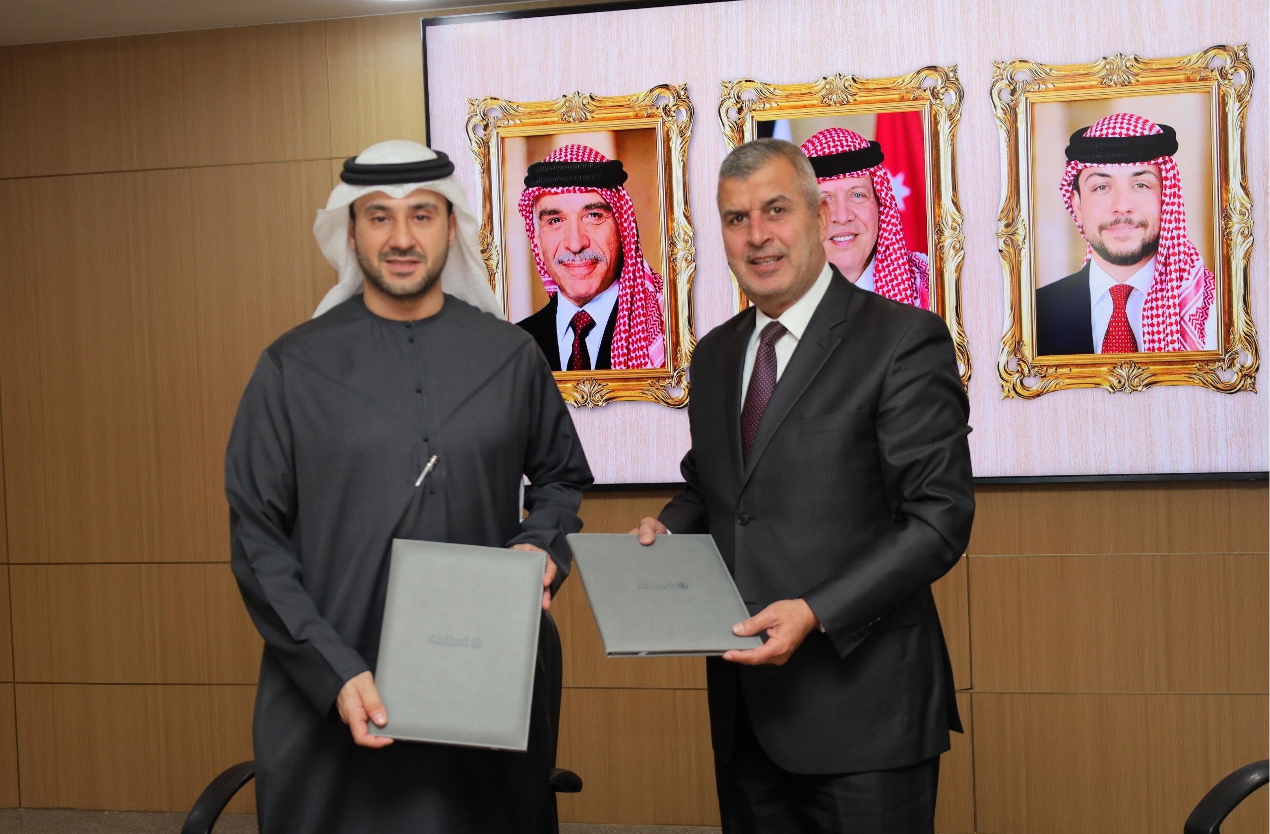 Madar Al-Saa Images 0.14163604262785168