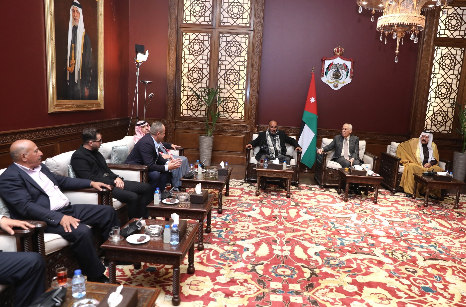 Madar Al-Saa Images 0.23145446985844553