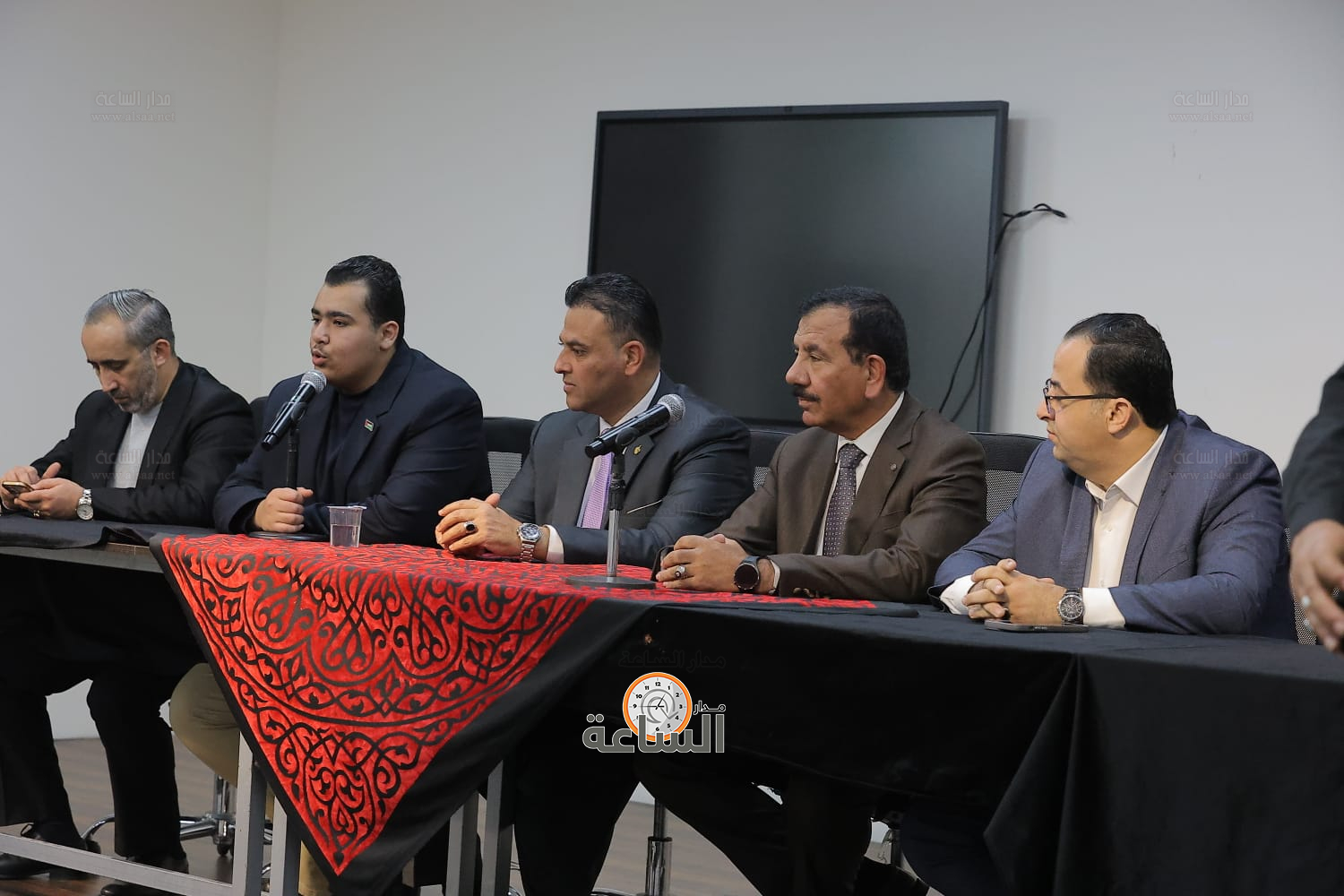 Madar Al-Saa Images 0.5206378892474396