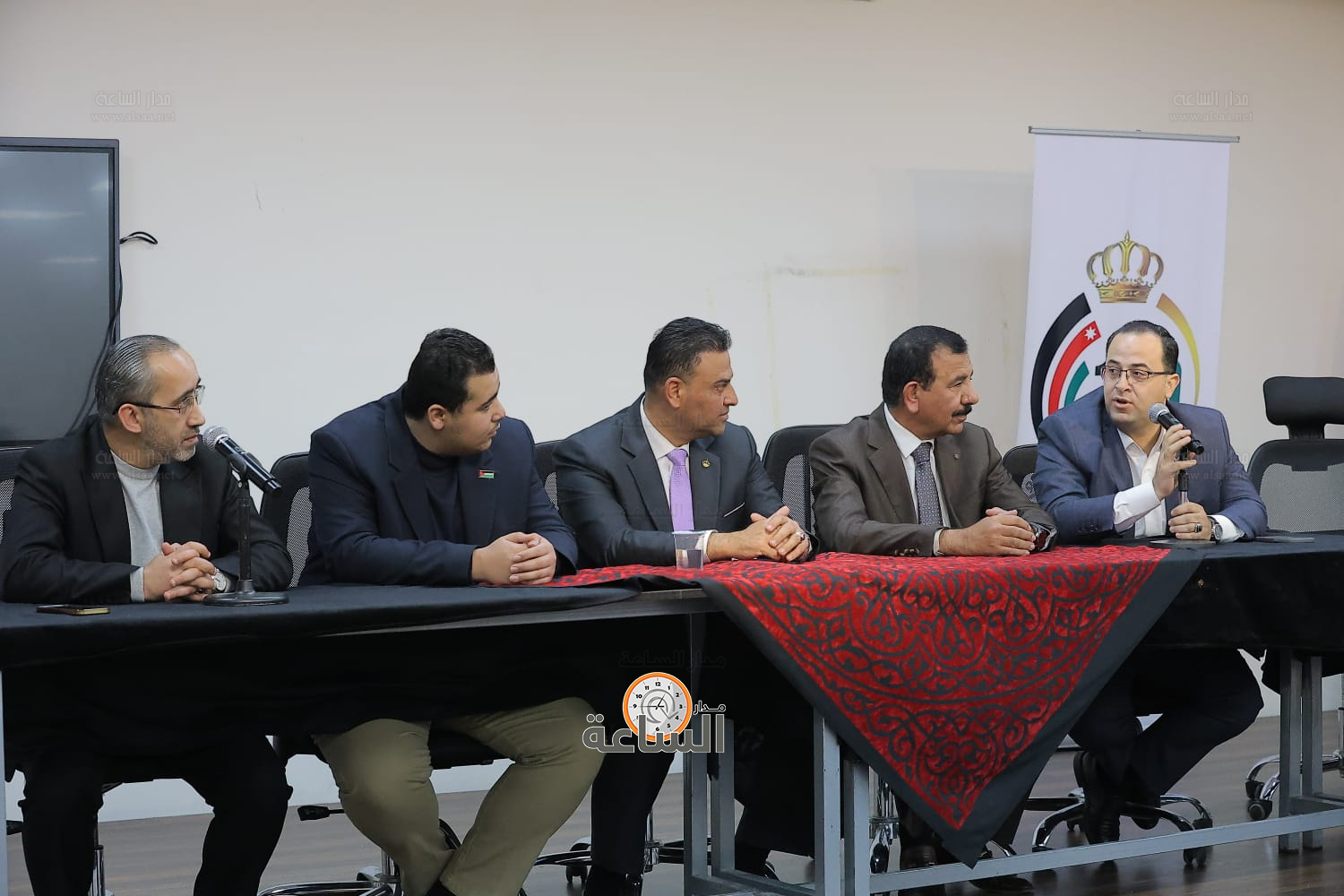 Madar Al-Saa Images 0.6512095469646356