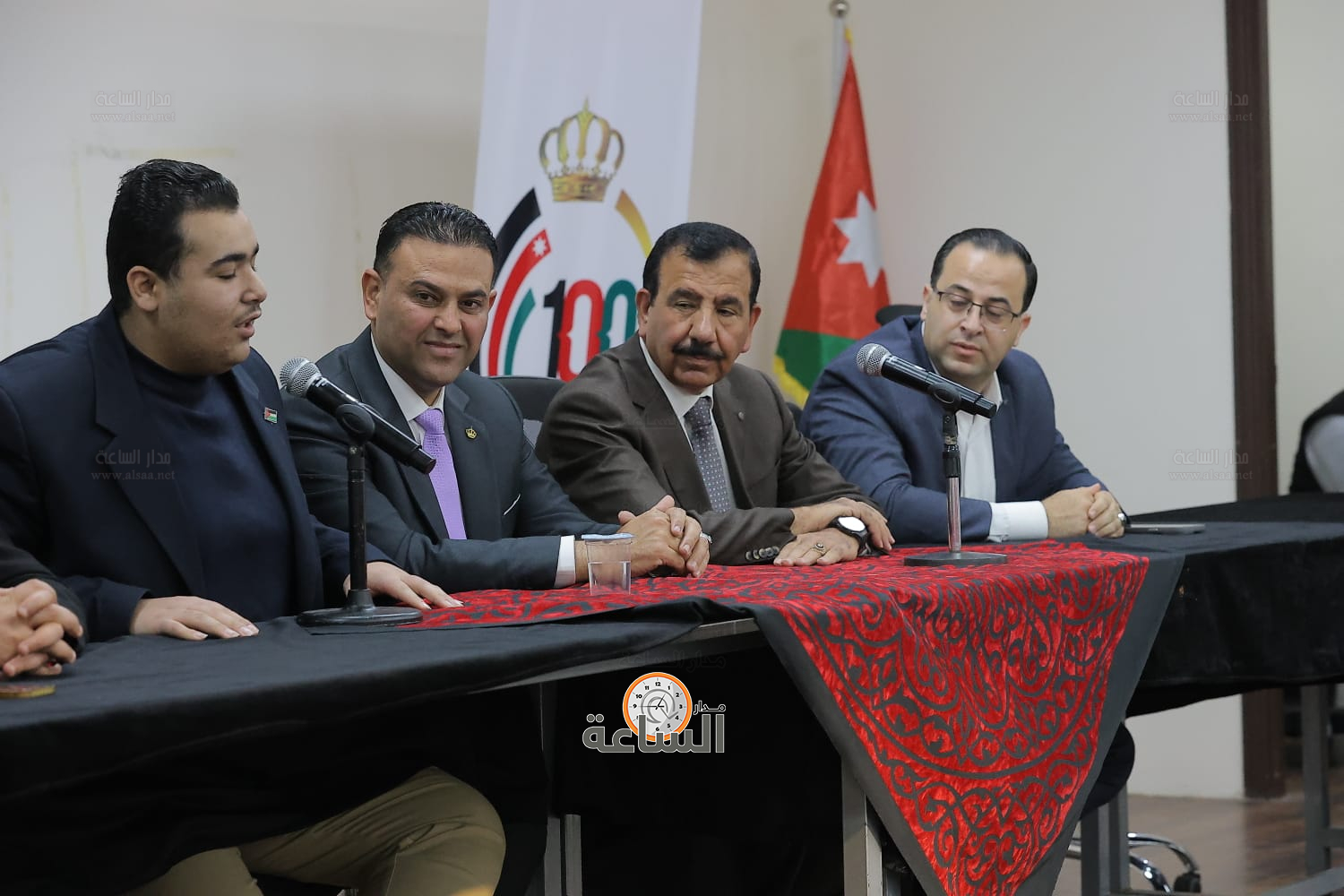 Madar Al-Saa Images 0.5690447483618916