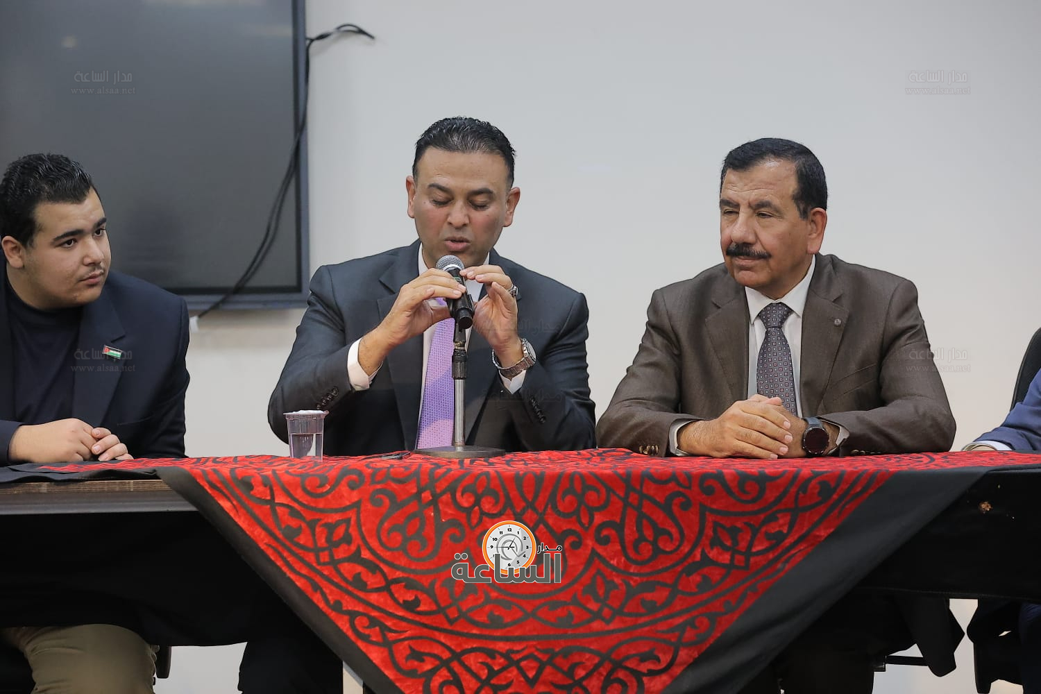 Madar Al-Saa Images 0.6377248462360009