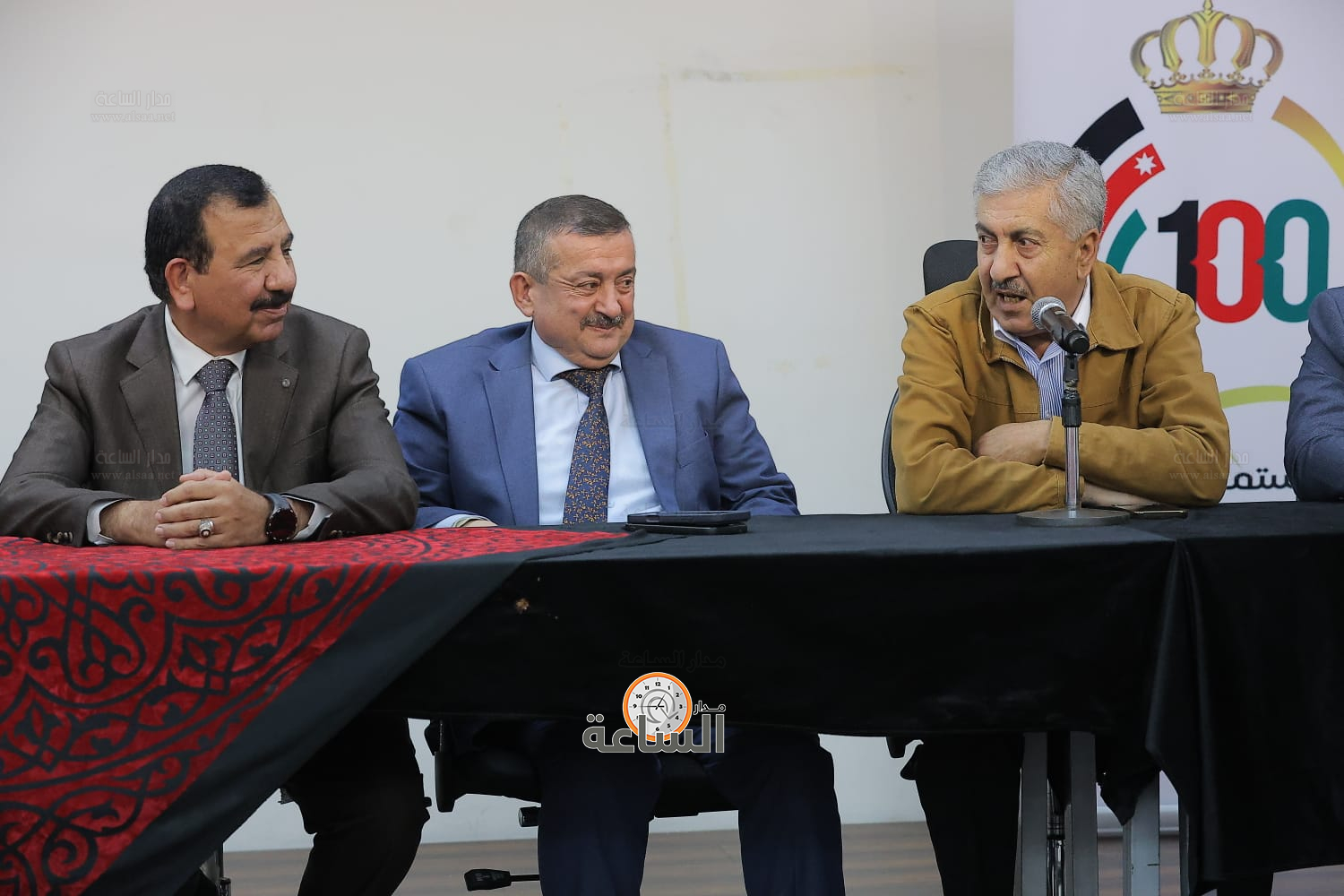 Madar Al-Saa Images 0.014614154647369815