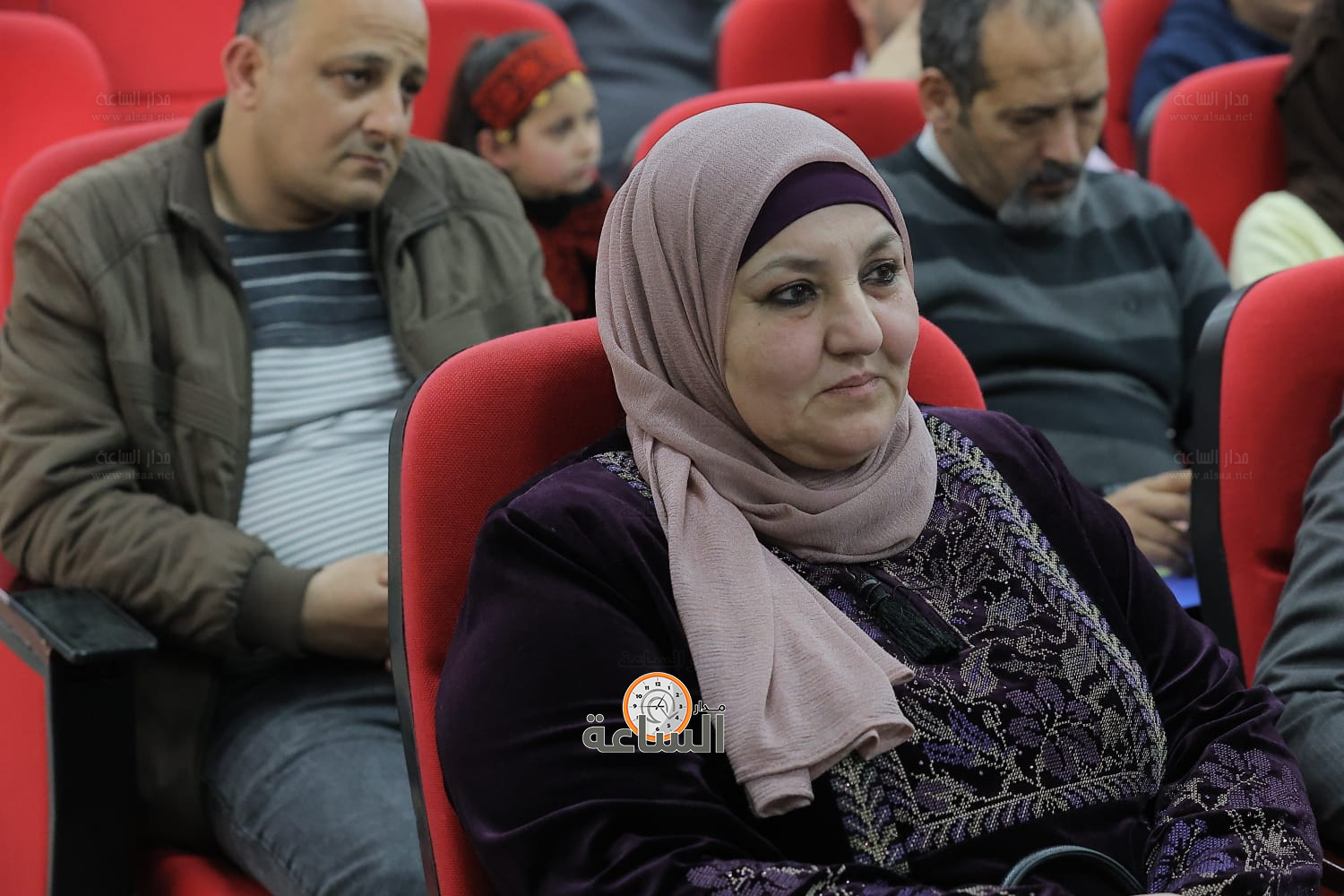 Madar Al-Saa Images 0.9005810630179969