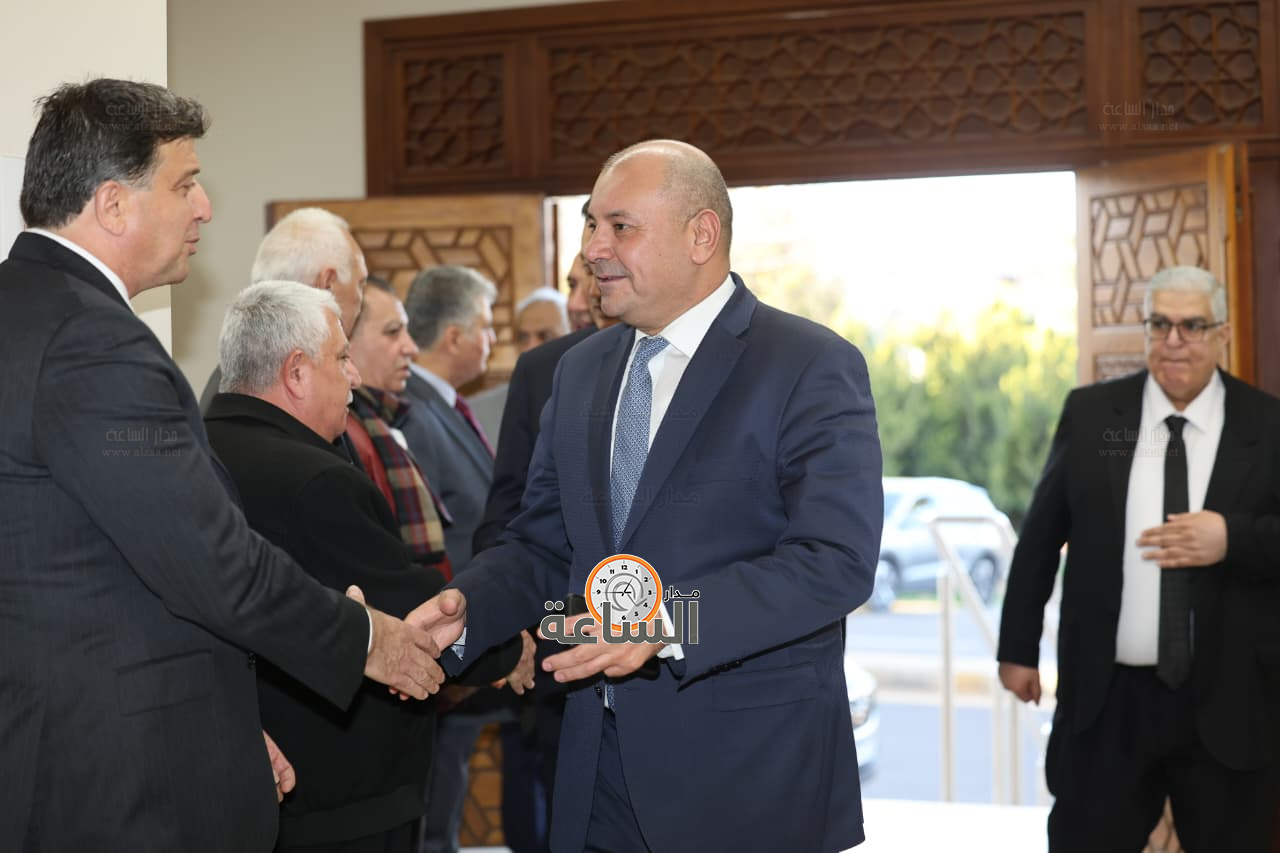 Madar Al-Saa Images 0.9634513430569932