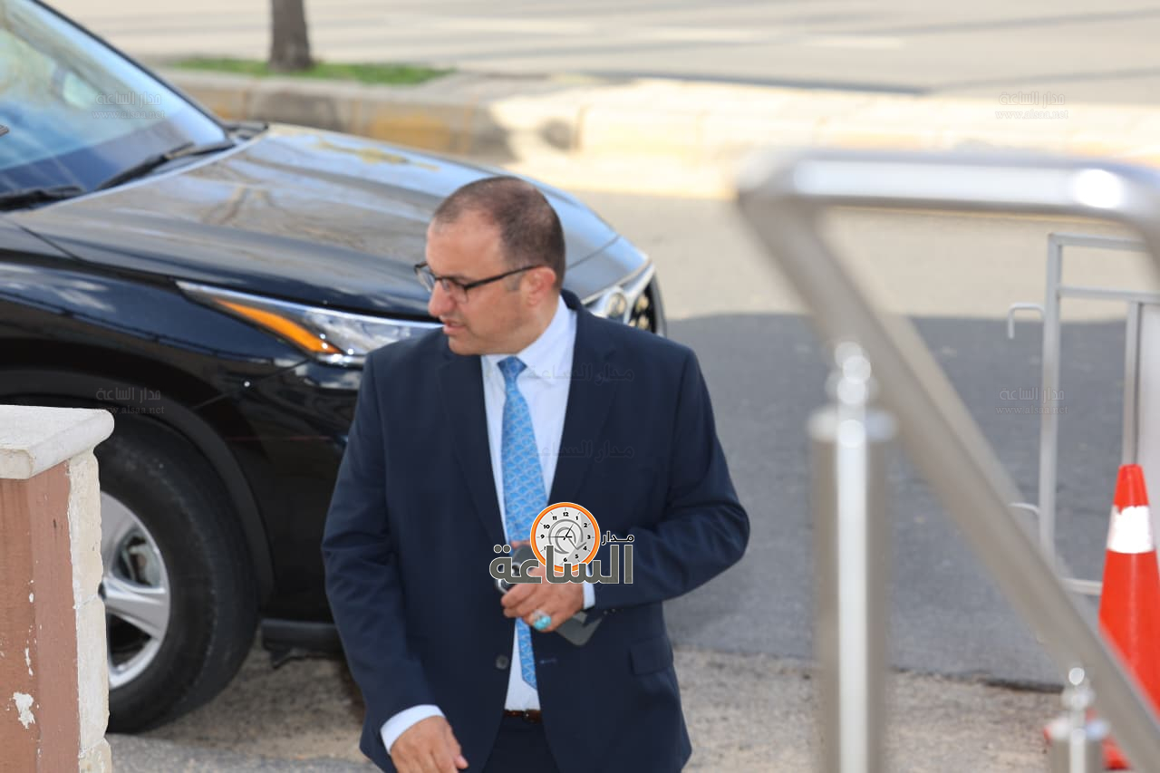 Madar Al-Saa Images 0.854249429105165